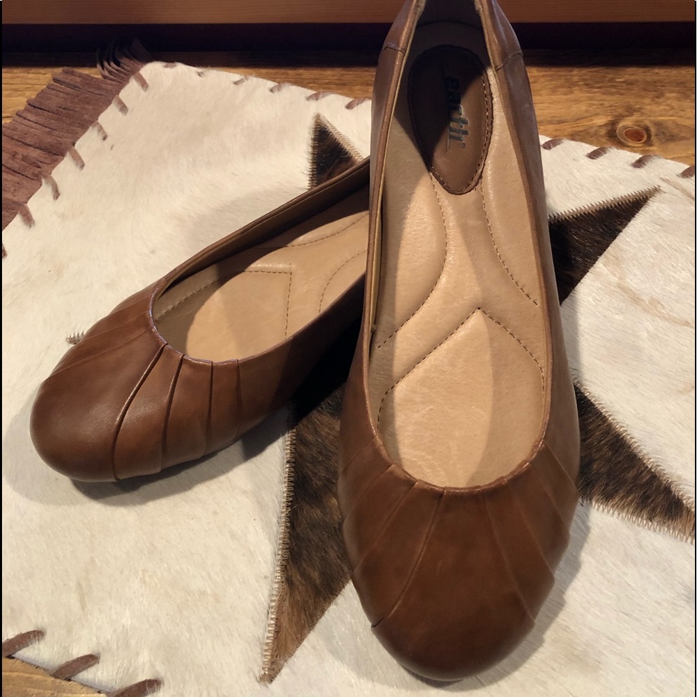 Earth Origin flats